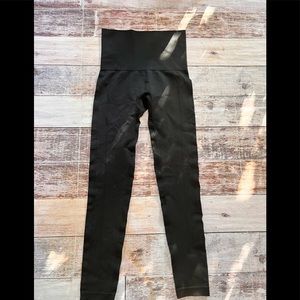 Homma thick waist band textured leggings‎ size M